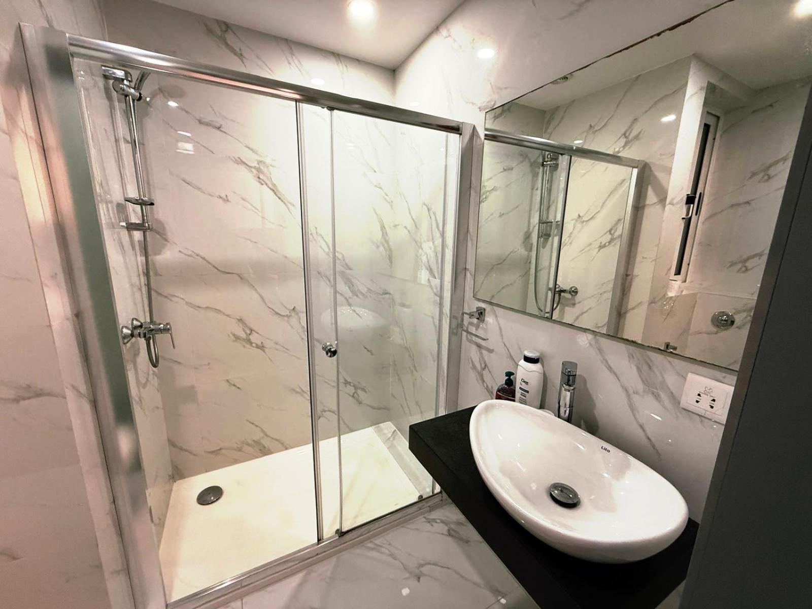 استوديو مع شرفة في The Urban Suites