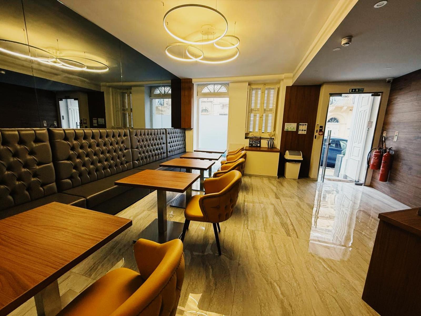 استوديو مع شرفة في The Urban Suites